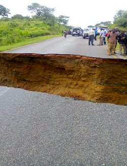 The road to lake Kariba
damaged by flood water